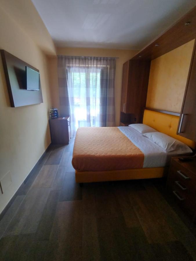B&B Il Ghiro Рокказаро Экстерьер фото